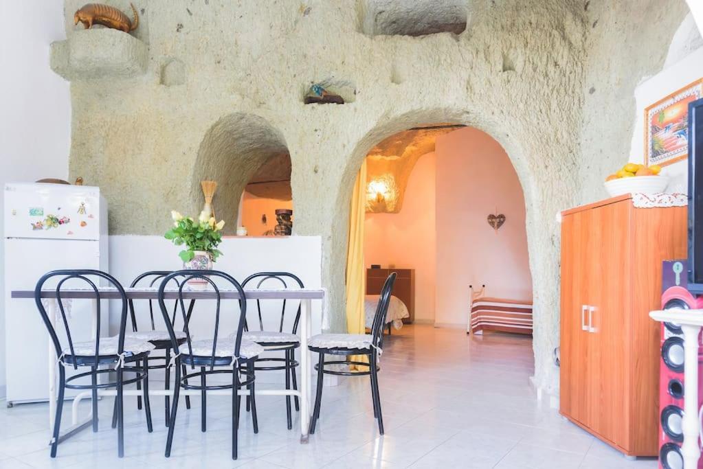 Forio di Ischia Appartamento In Pietra Di Tufo Verde Ischitana, Forio מראה חיצוני תמונה